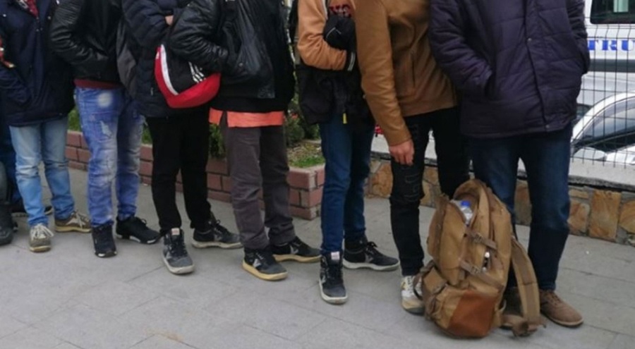 Kalkan-35 operasyonlarında 981 düzensiz göçmen yakalandı