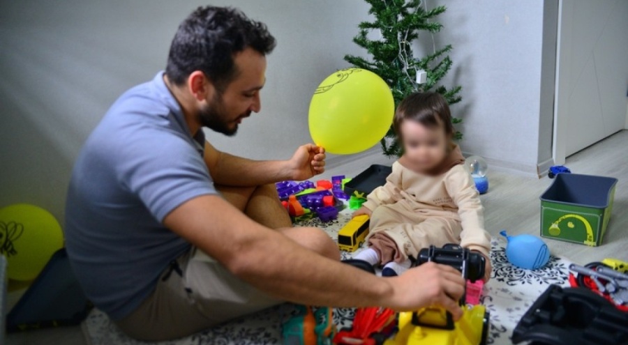 Annesi sosyal medyada uygunsuz görüntüler paylaşmıştı... Bursa'daki baba oğluna kavuştu!