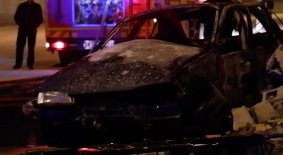 Yanan arabada ölen gençlerin kimlikleri belli oldu