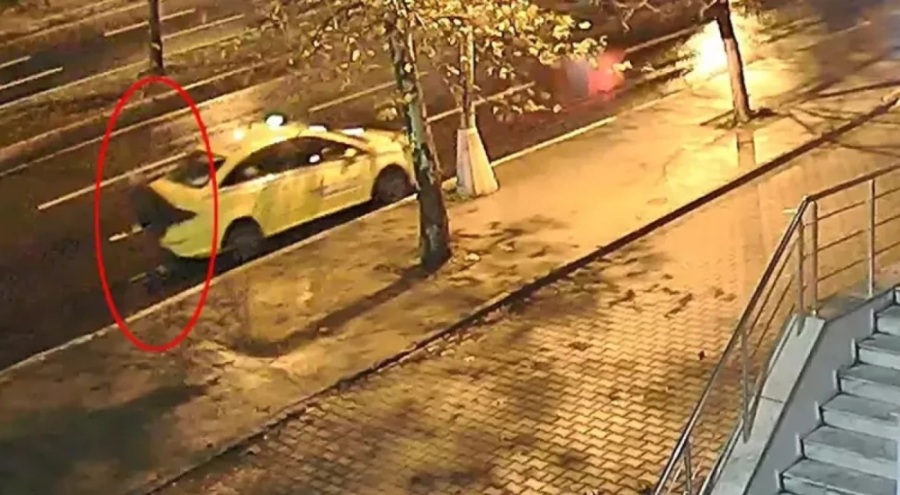 Taksici kendi aracının altında ezilerek hayatını kaybetti