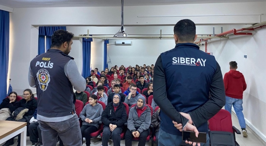 Karacabey'de lise öğrencilerine siber güvenlik eğitimi verildi