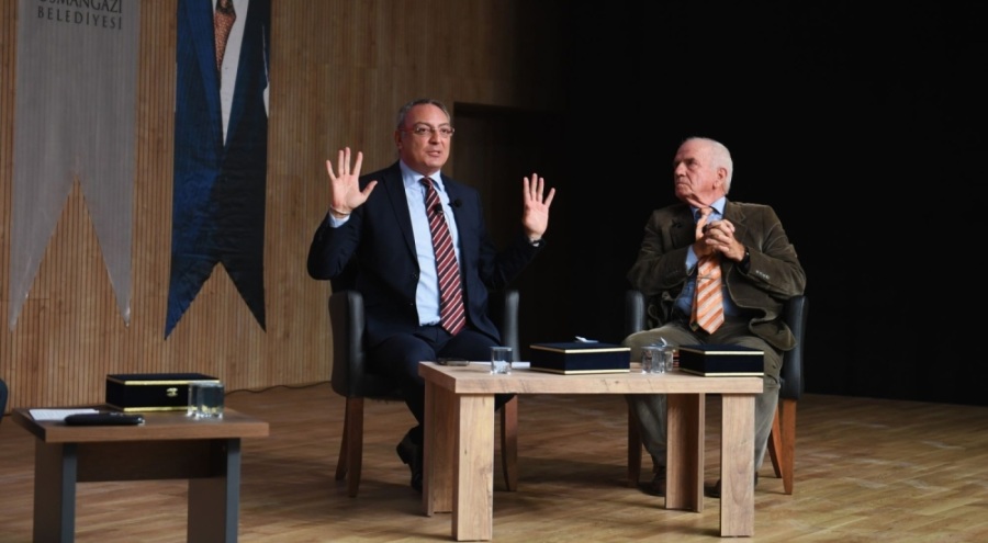 Usta yazarlar Osmangazi'de Türkiye ekonomisini konuştu