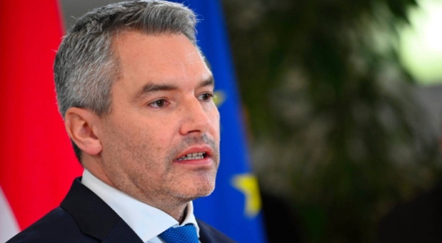 Avusturya Başbakanı, ülkesine dönen Suriyelilere bin euro destek verecek