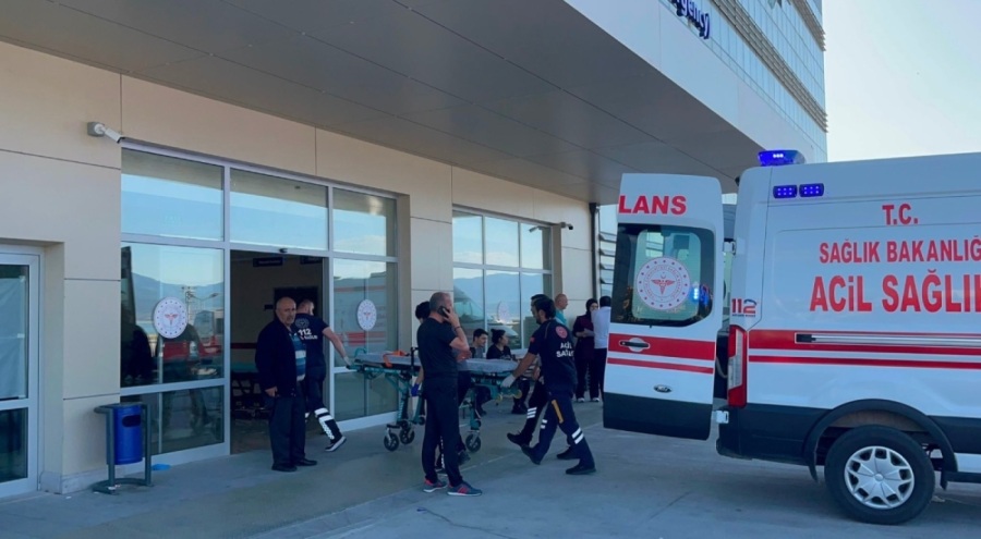 Otomobilde silahla vurulmuş halde bulundu!