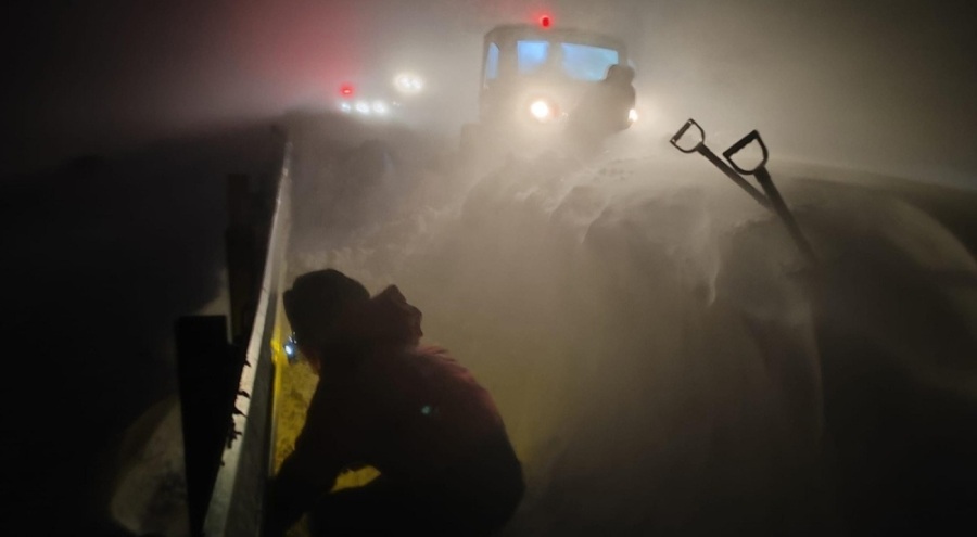 Karda mahsur kalan 6 kişi, 8 saatte kurtarıldı