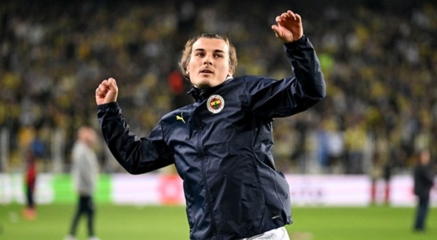 Fenerbahçe'de Çağlar Söyüncü 11'e dönüyor