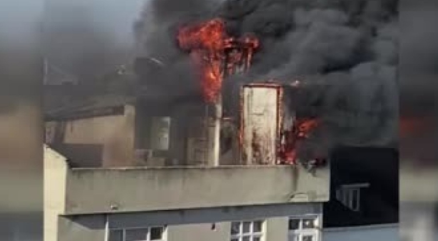 Çatı yangını korkuttu