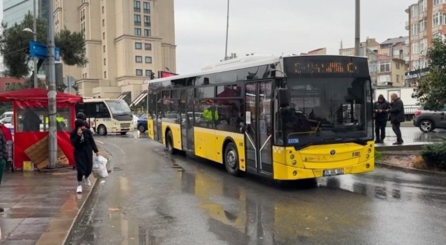 İstanbul'da korkunç kaza! Otobüsün altında kalan kadın can verdi