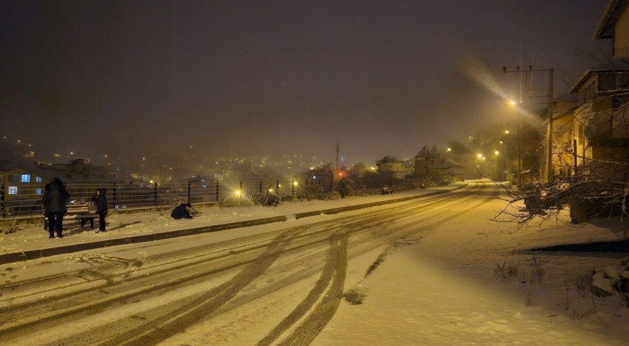 Çorum'da bir ilçede eğitime kar engeli