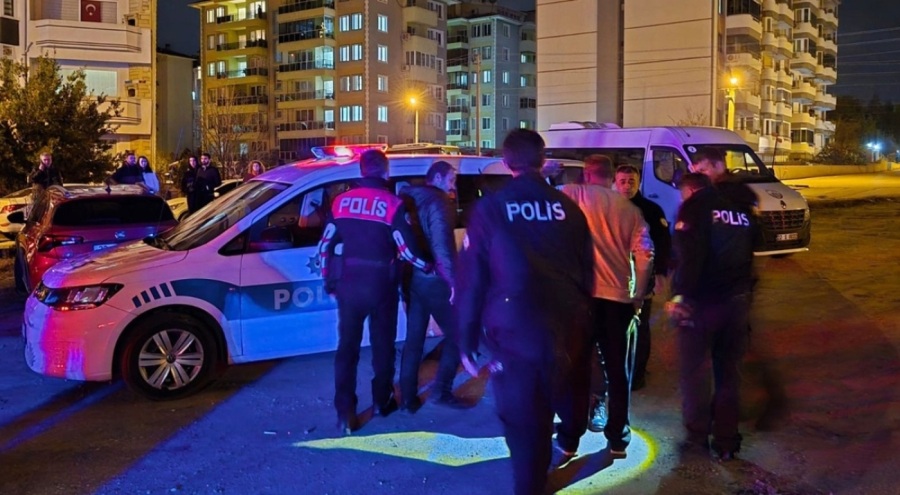 Polise mukavemet gösteren 2 TIR şoförü gözaltına alındı