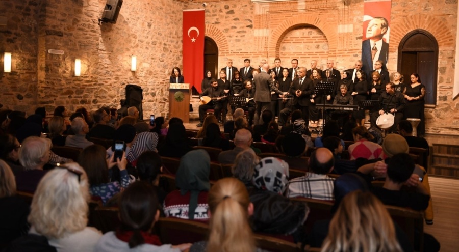 Osmangazi'de "Yörelerimiz Türkülerimiz" konserine Bursalılardan yoğun ilgi
