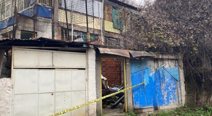 Yaşlı adam evinin önünde ölü bulundu