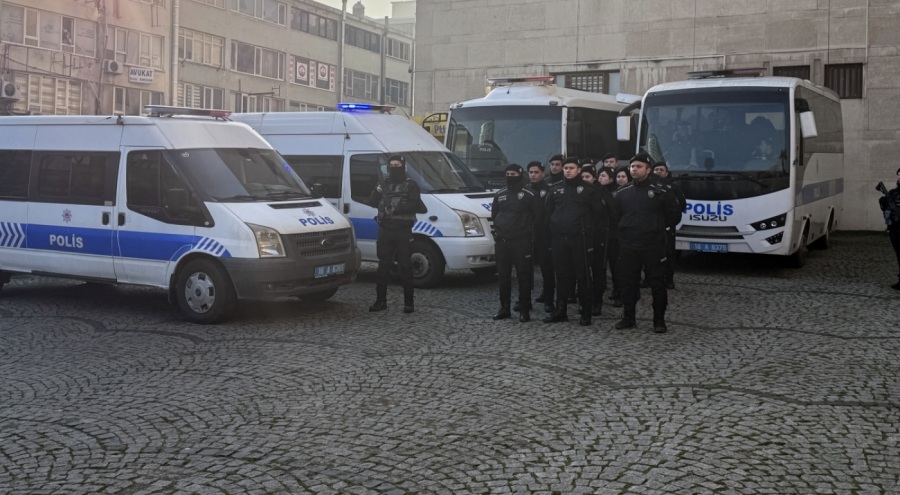 Bursa'da duruşma salonundaki silahlı saldırıyla ilgili 10 şüpheli adliyeye sevk edildi