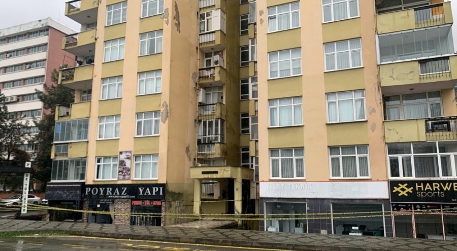 Rize'de fırtına nedeniyle tahliye edilen 8 katlı apartman mühürlendi