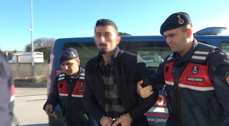 Boşandığı kadına otomobille çarparak ağır yaraladı