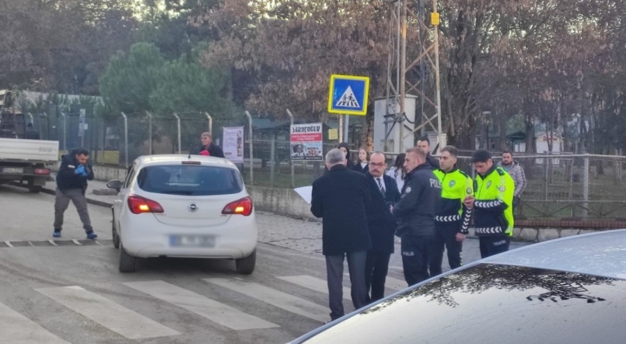 Otomobille çarpışan motosikletin sürücüsü kaldırıldığı hastanede öldü