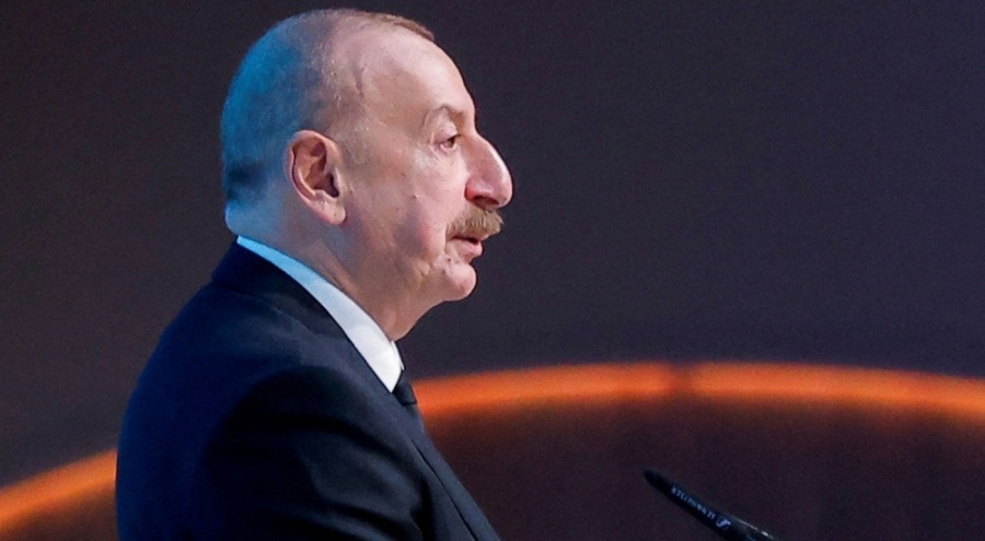 Aliyev: Macron hükümetinin Ermenistan'a sağladığı silahlar Azerbaycan için tehdit