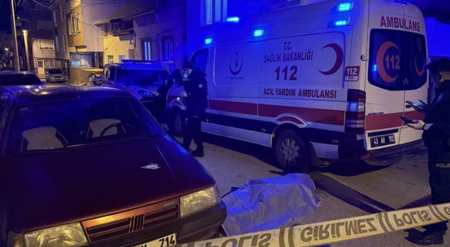 Sokakta erkek cesedi bulundu