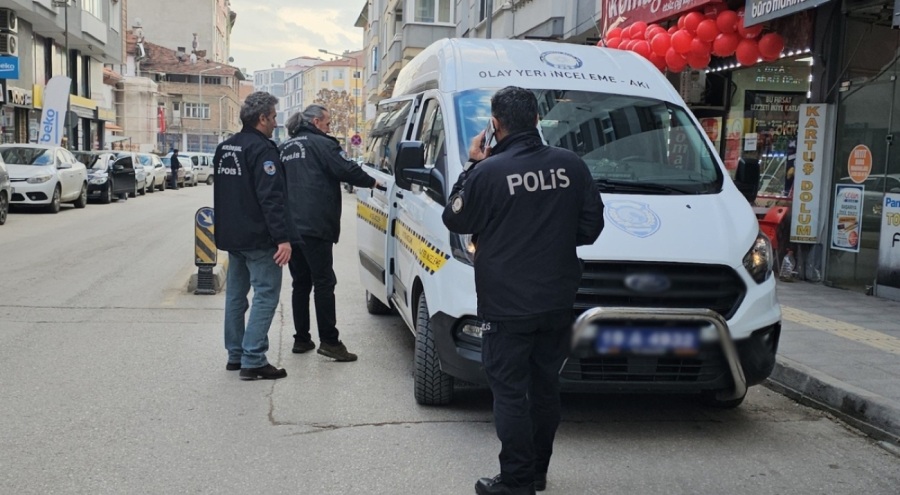 Feci olay! Silahını temizlerken kazara ateş aldı