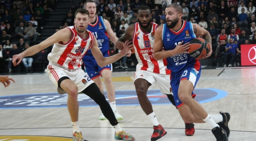 Anadolu Efes, Kızılyıldız'ı mağlup etti