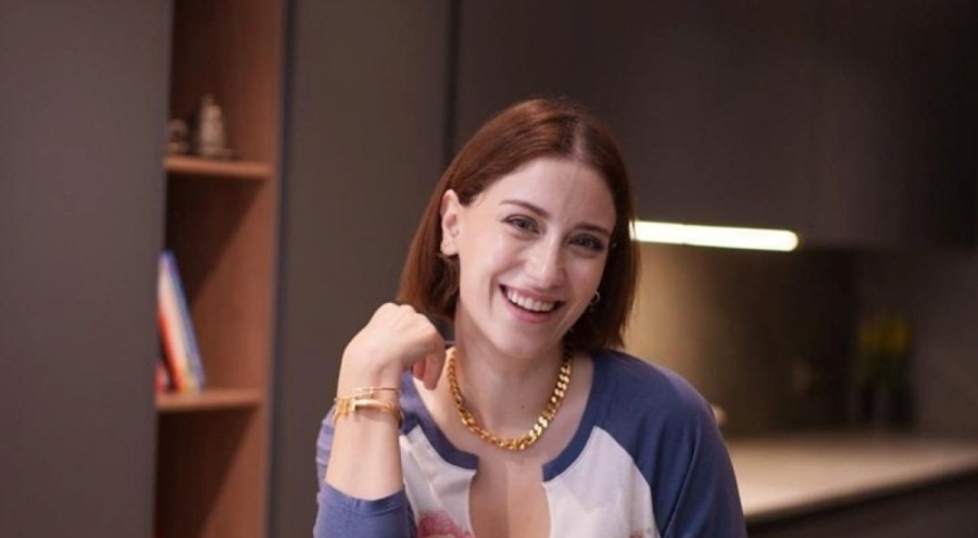 Hazal Kaya erkek halini paylaştı