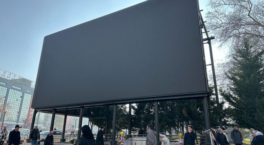 Başkentte reklam panosu hakkında inceleme başlatıldı