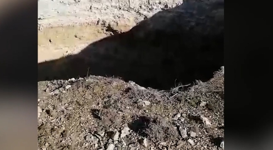 Konya'da ağızları açık bırakan obruk!