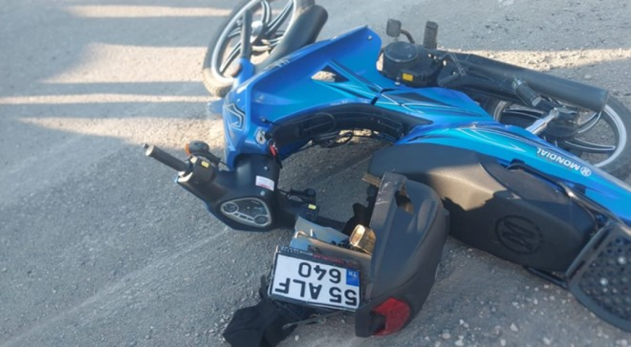 Kamyonet motosiklete çarptı