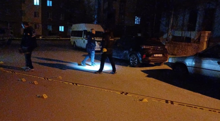 Park halindeki aracı kurşun yağmuruna tuttular