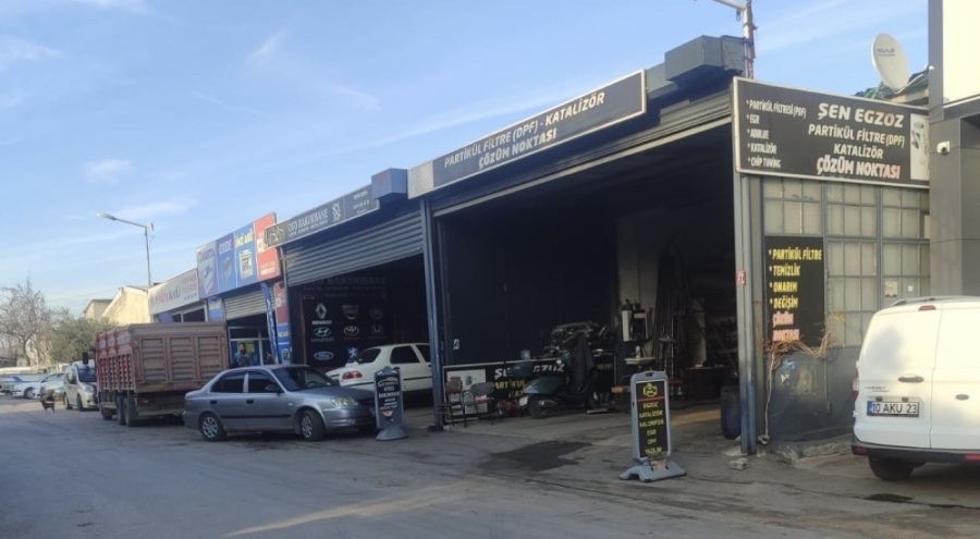 Sanayi sitesinde silahlı kavga: Baba ve oğul yaralandı