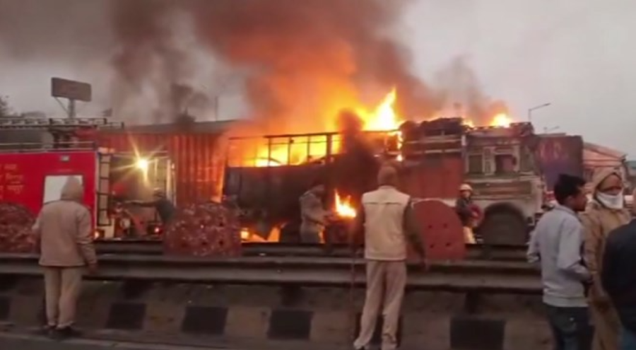 Çarpışan tanker ve TIR alev aldı: 8 kişi hayatını kaybetti
