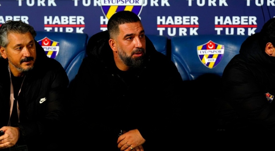 Arda Turan kırmızı kart gördü