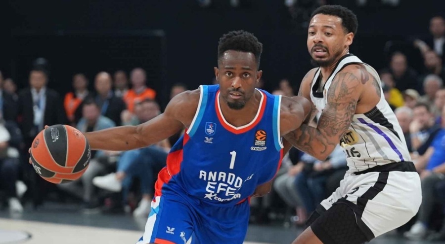 Anadolu Efes, Euroleague'deki galibiyet serisini sürdürdü