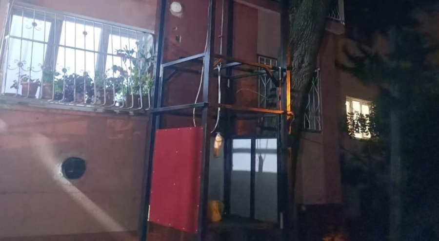 Asansörde sıkışan yaşlı kadın öldü!