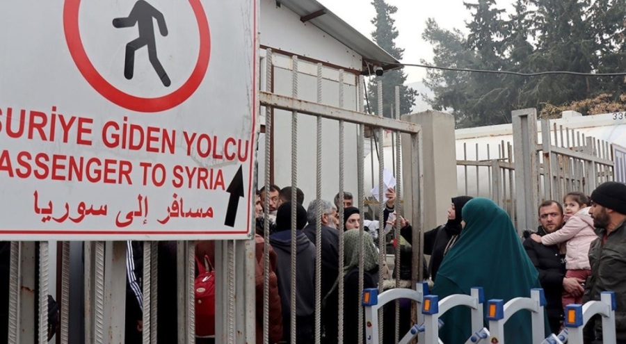 Suriyelilerin ülkelerine dönüş yolunda