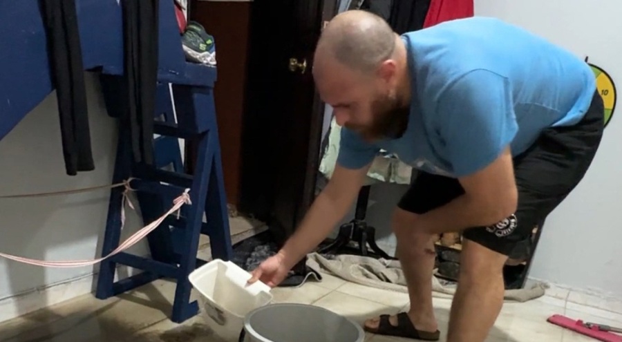 İki evin bodrum katını su bastı!