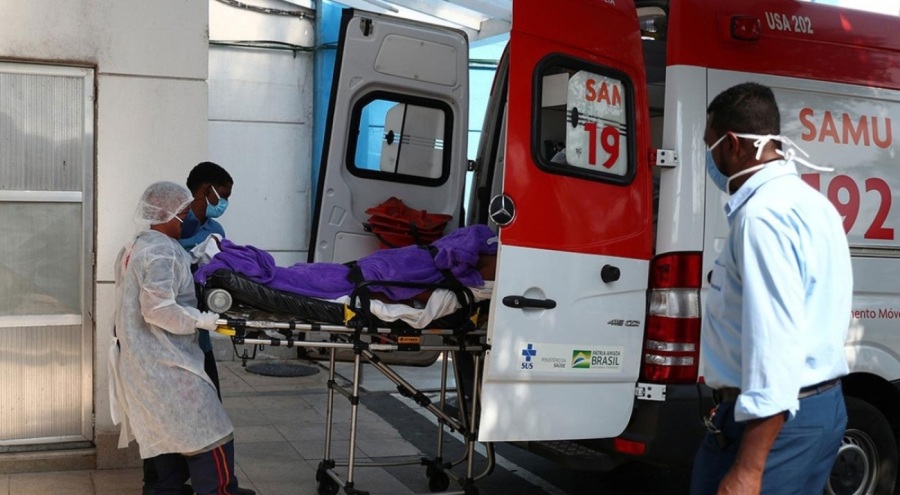 Yolcu otobüsü kamyonla çarpıştı!