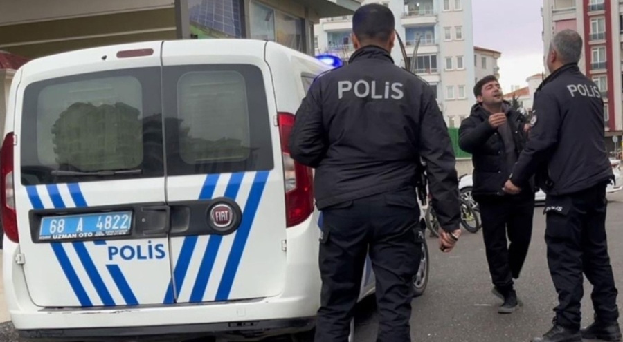Polise 'beni döv' diyerek yalvardı!