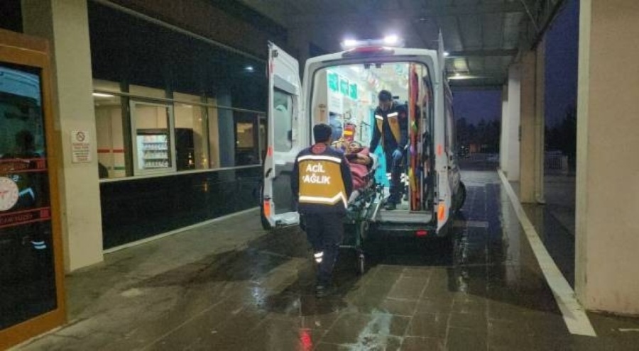 Husumetliler arasında bıçaklı kavga: 1 yaralı