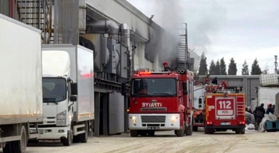 Fabrikada çıkan yangın büyümeden söndürüldü