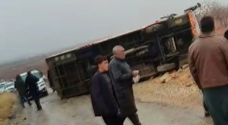 Otomobil ile halk otobüsü çarpıştı: 5 yaralı