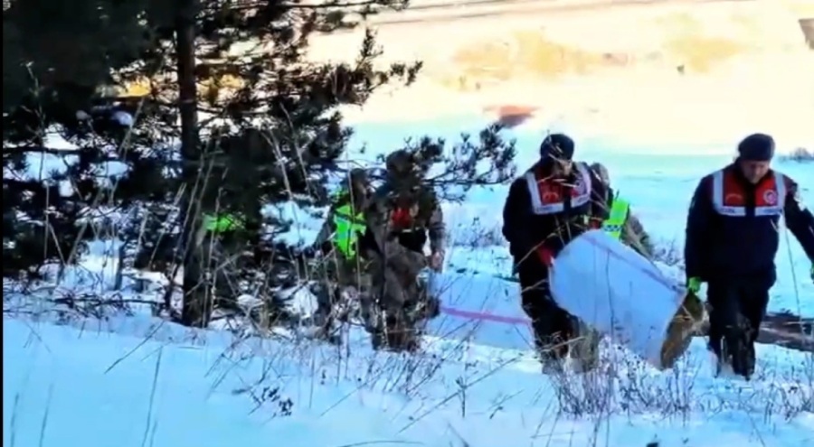 Ekipler yaban hayvanları için doğaya yem bıraktı