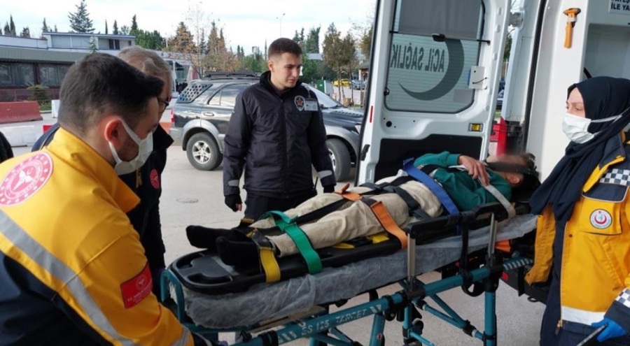 Ailesinin dışarı çıkmasına izin vermediği çocuk, balkondan atladı!