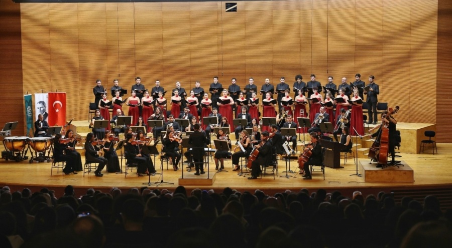 Nilüfer Oda Orkestrası'ndan yeni yıla özel muhteşem konser