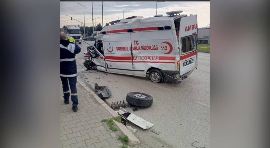 TIR ile ambulans çarpıştı!