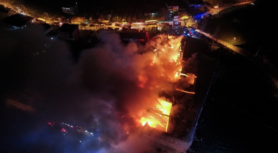 Bursa'da gıda deposunda yangın!