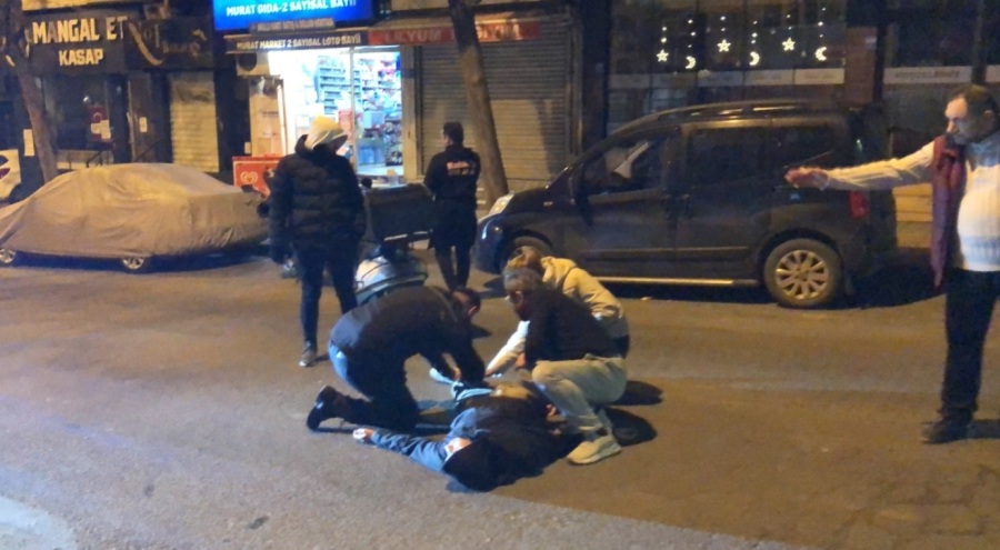 Kediye çarpmamak için manevra yapan motosikletli kaza yaptı