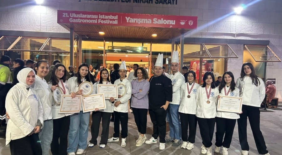 Havva Aslanoba MTAL öğrencileri yemek yarışmasında 24 madalya kazandı