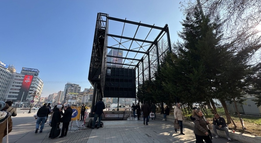 Reklam panosuna suç duyurusu!