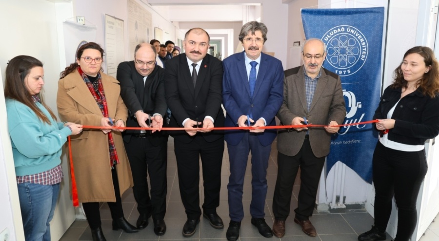 Bursa Vakfiyeleri ve Vakıf Eserleri sergisi Bursa Uludağ Üniversitesi'nde açıldı